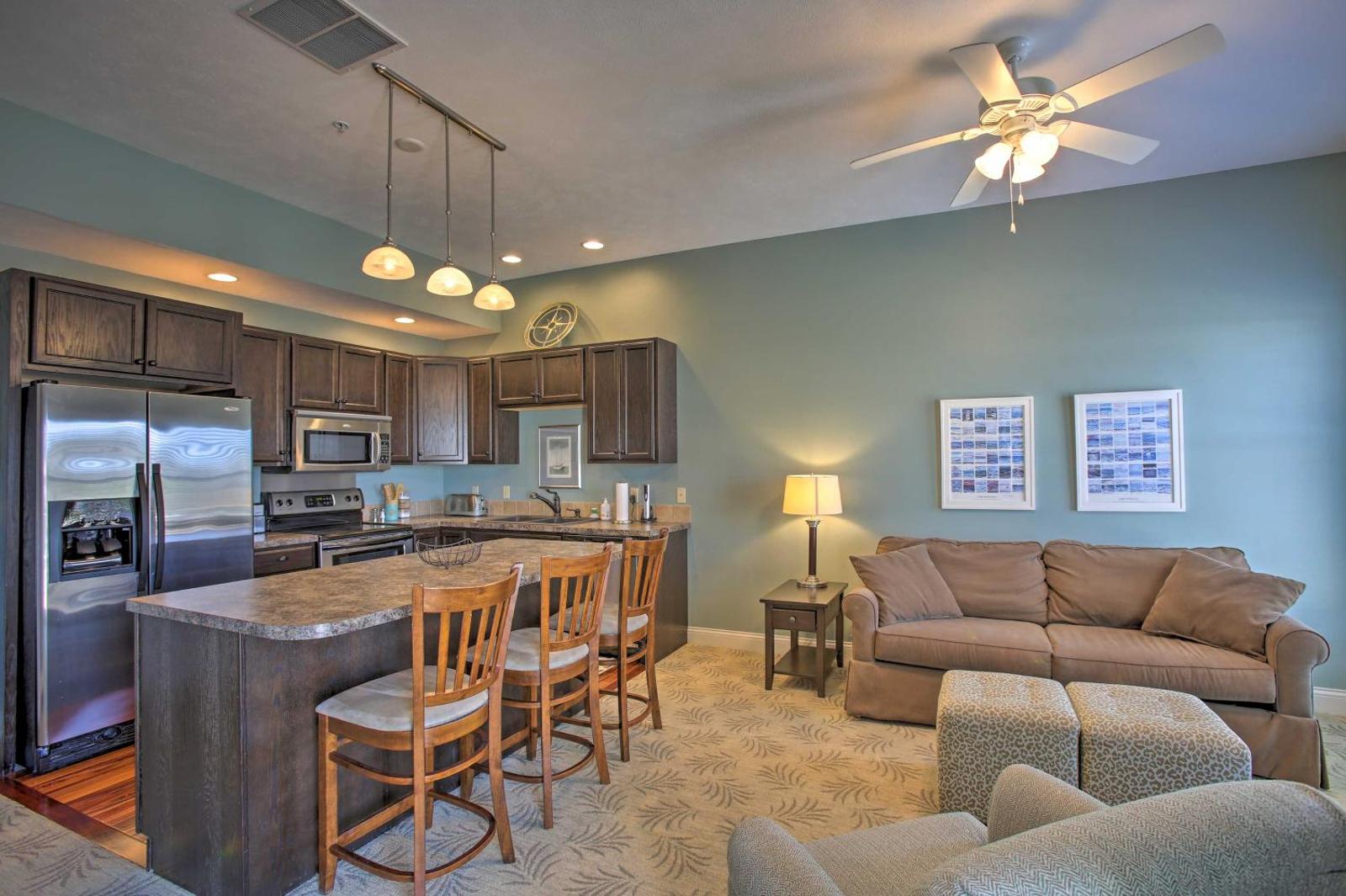 Condo with Balcony, Walk to Dining & Lake Mich! Main image 1